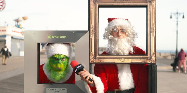 Santa-Claus-amp-The-Grinch-Takeover-NYC